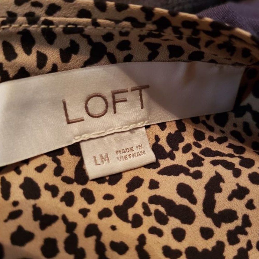 Ann Taylor Loft Blouse Long Sleeve sz LM Leopard - Picture 3 of 4